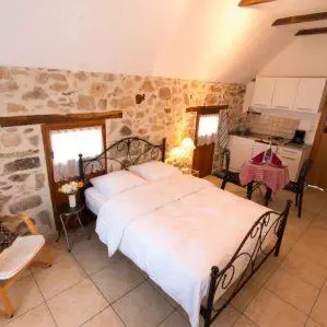 Gite Porcherie St Bonnet Elvert 2