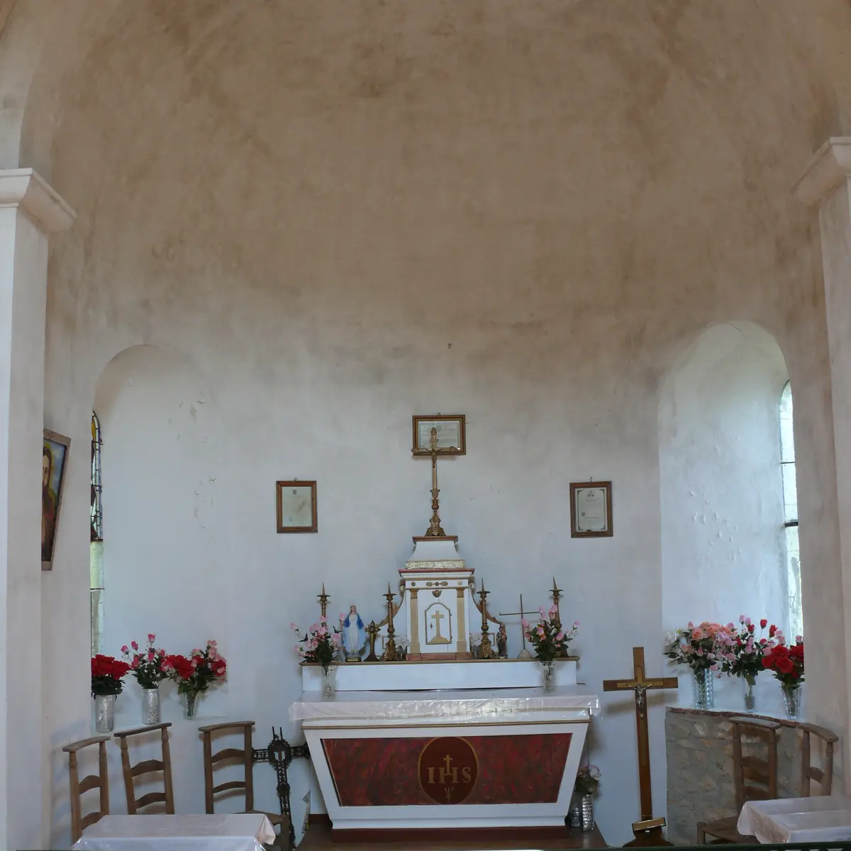 Interieur de la chapelle Sainte-Croix