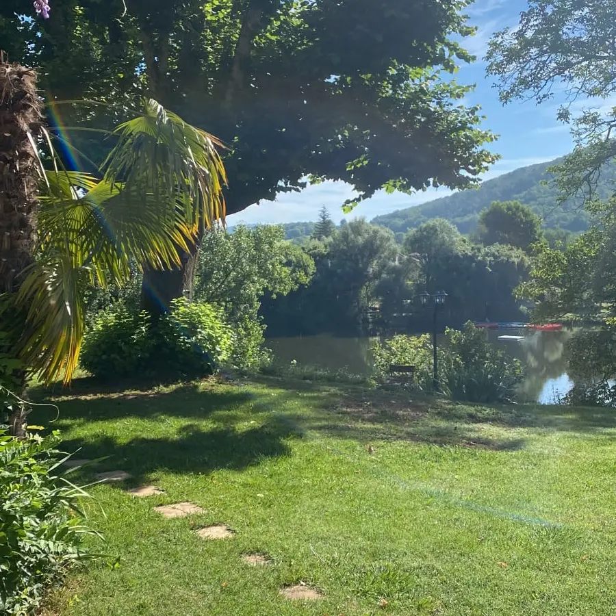 Noyer sur le Lot Jardin