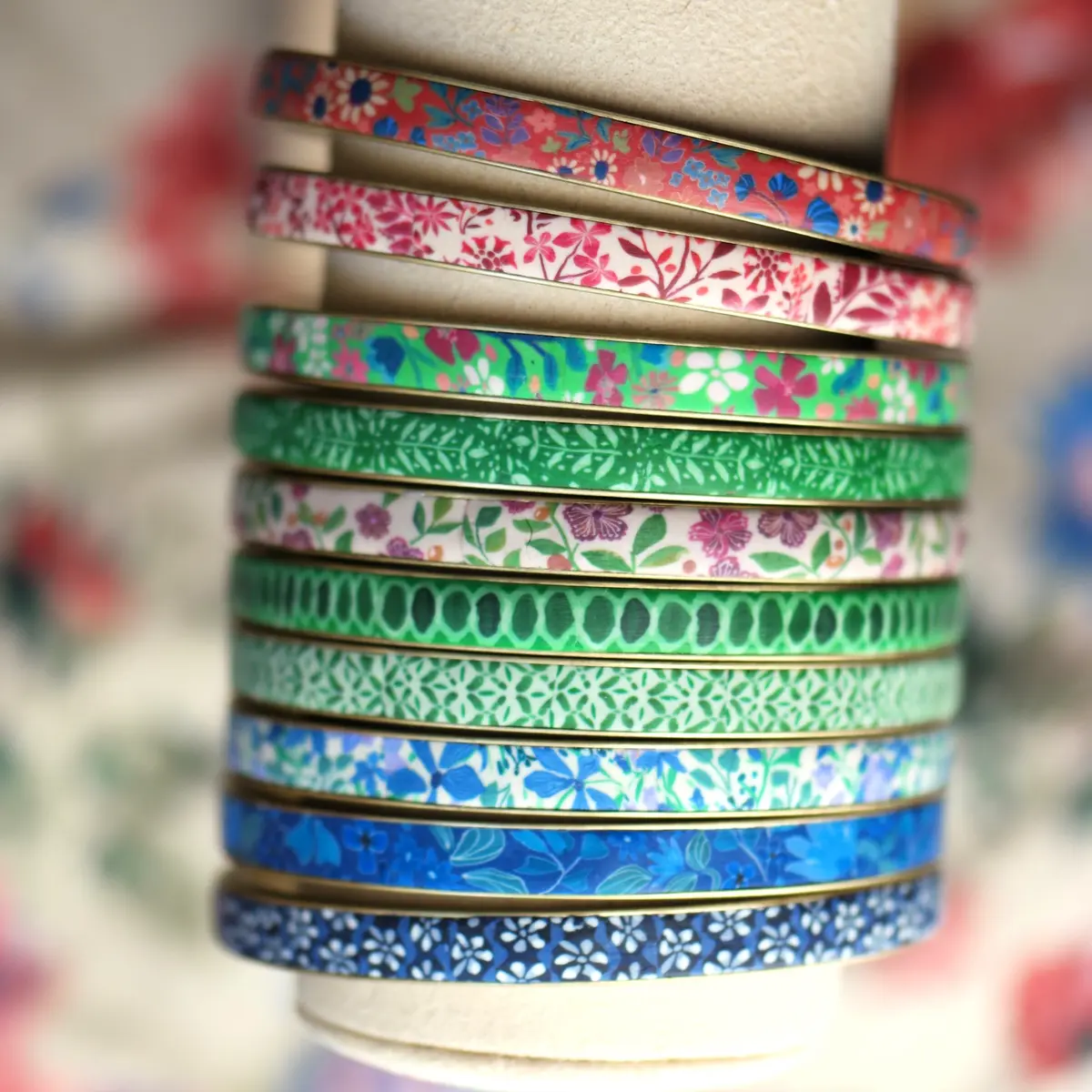 Bracelets aux motifs floraux