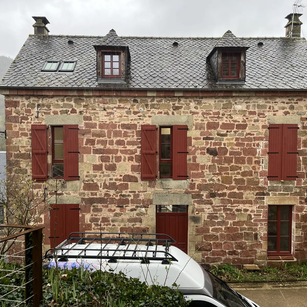 Vue depuis le parking de l'église