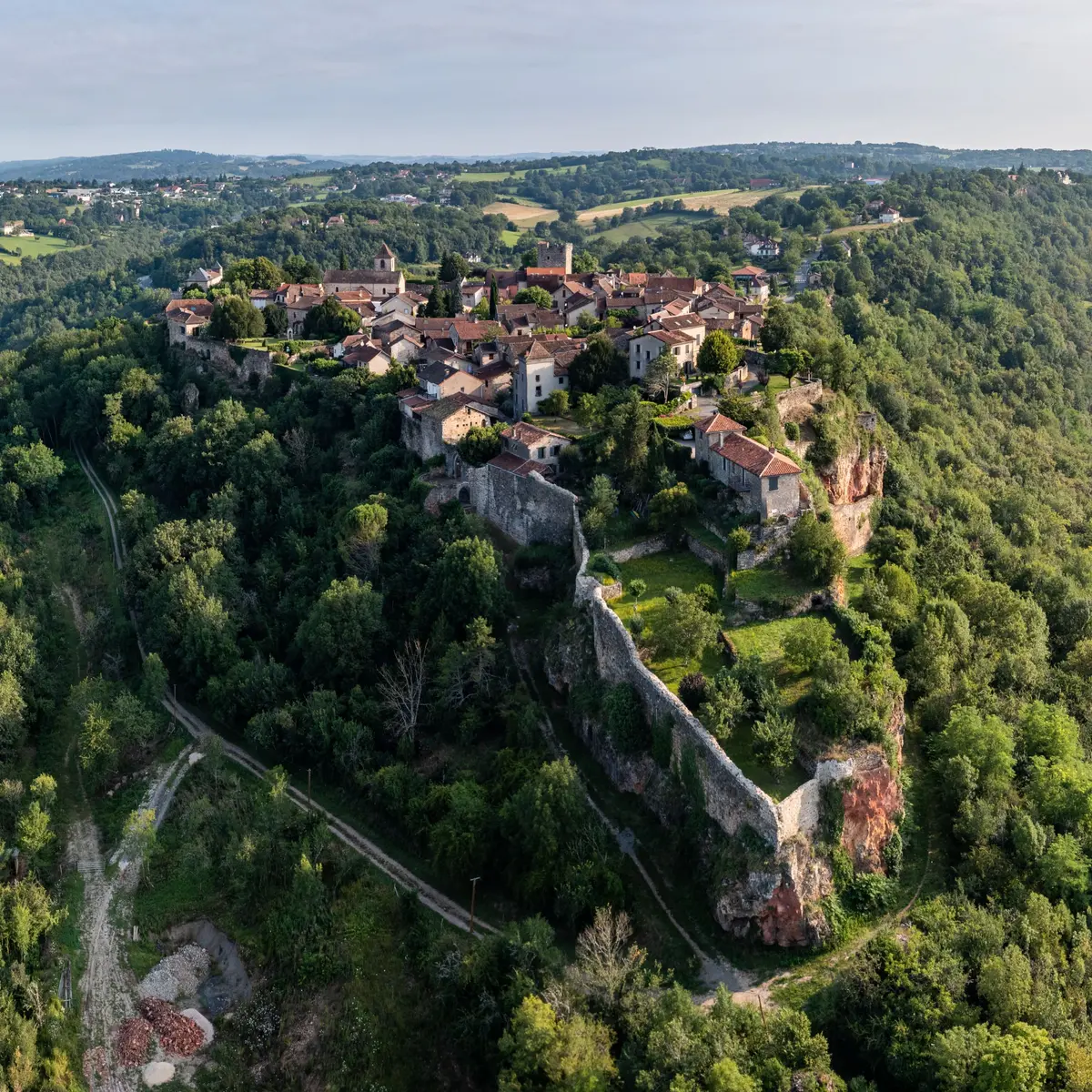 Vue drone de Capdenac-le-Haut © Cyril Novello - Lot Tourisme 210721-085023