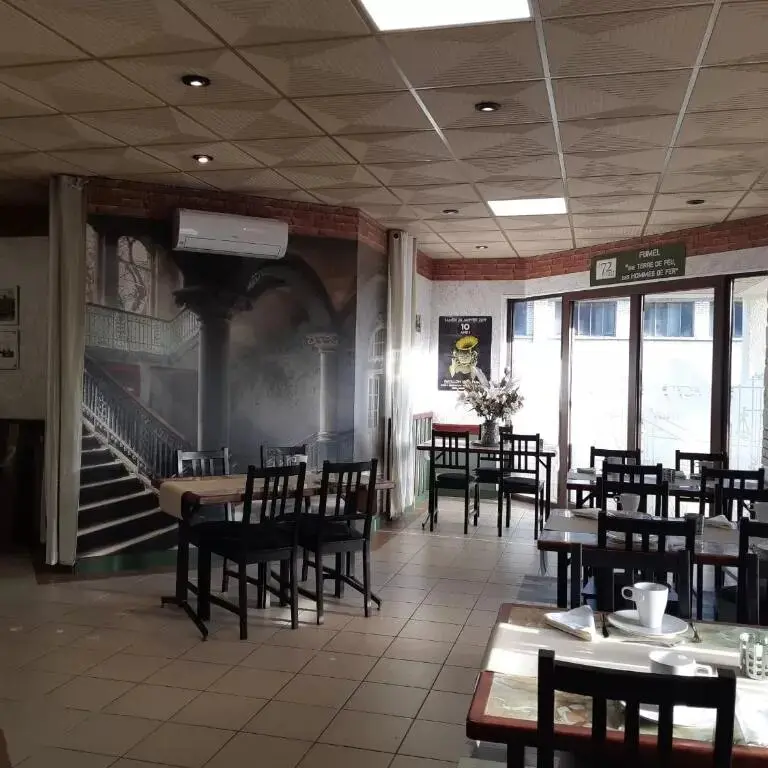 HLOAQU047V50DXBU_Fumel_Le72Watt_Marié_petitdej