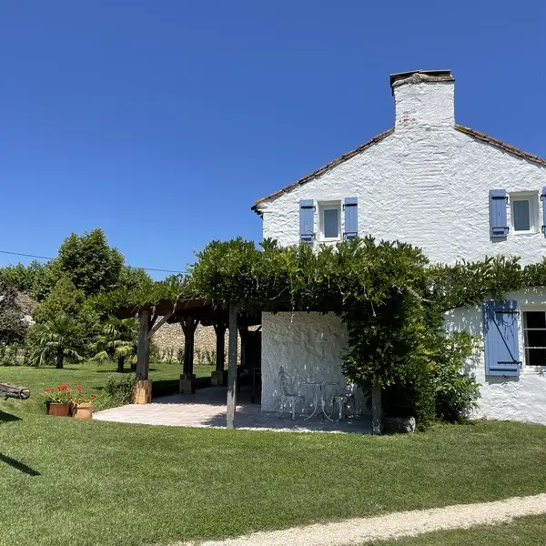 HLOAQU047V50J1IY_Cuzorn_O'Connor_Gîte Delphine_extérieur