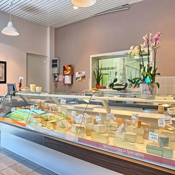 OTLT_DEG_Fromagerie BAECHLER_Le Temple sur Lot_vitrine