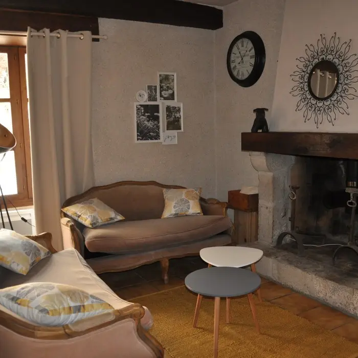 HLOAQU047V50FNBU_Penne_Gîte de Fleur_Salon