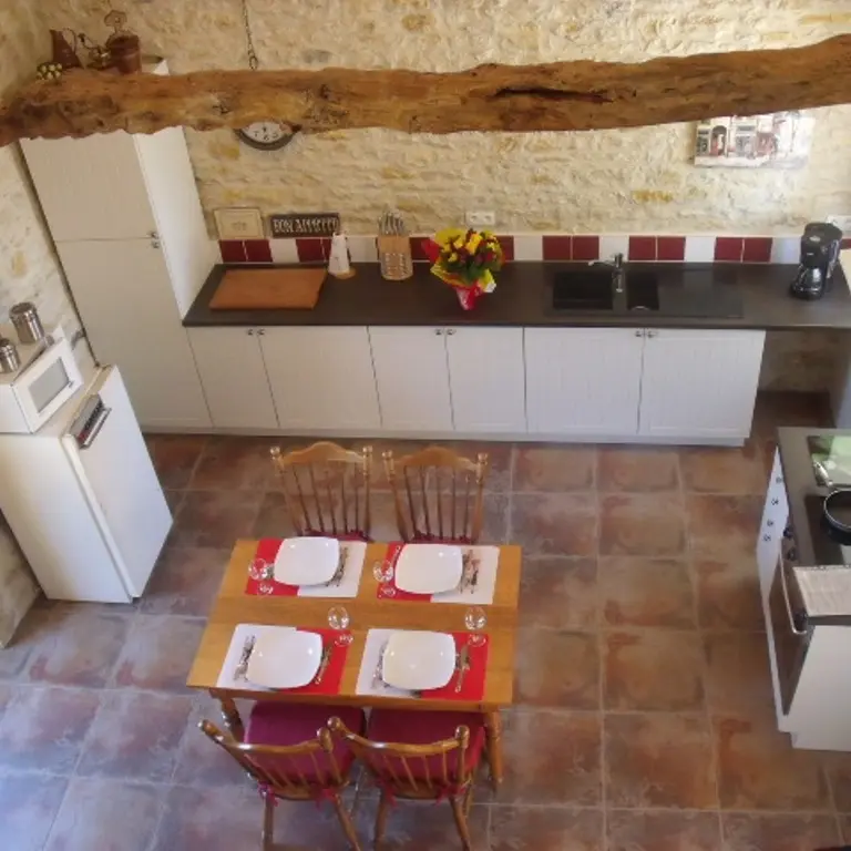 HLOAQU047FS003HK_Thézac_GiteDeMiret_cuisine