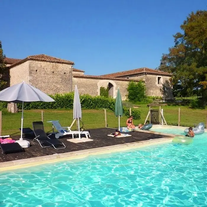 HLOAQU047V50014C_Thézac_Canel_les fours_piscine