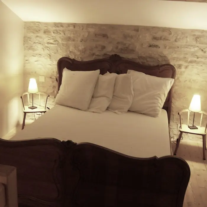 HLOAQU047FS003HK_Thézac_GiteDeMiret_chambre