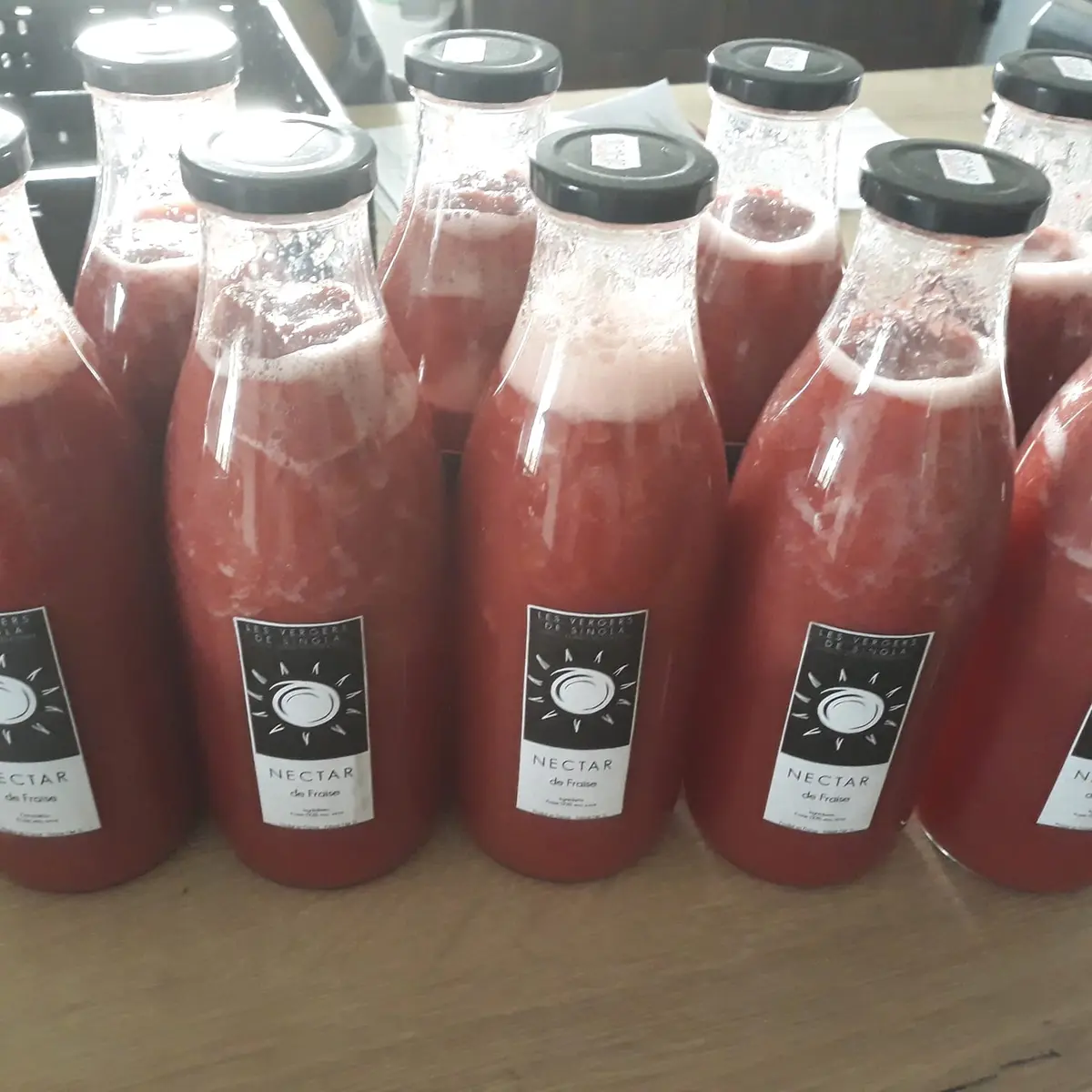 DEGAQU047V50J9HT_Les vergers de Singla_nectar fraise