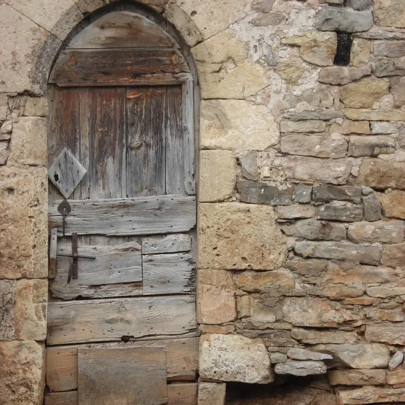 Porte typique Rouges Paret_3