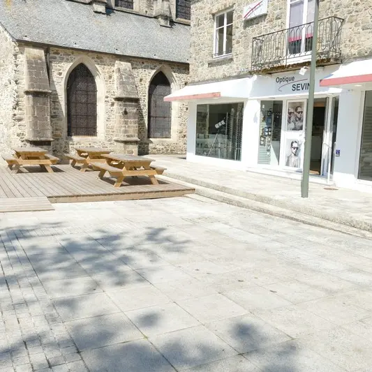 Aire pique nique coutances place saint nicolas (2)