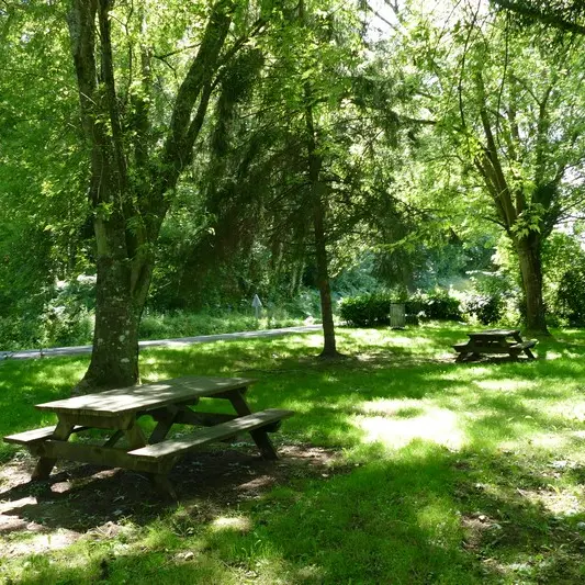 Aire pique nique gavray sur sienne petite route vers abbaye D198 (1)