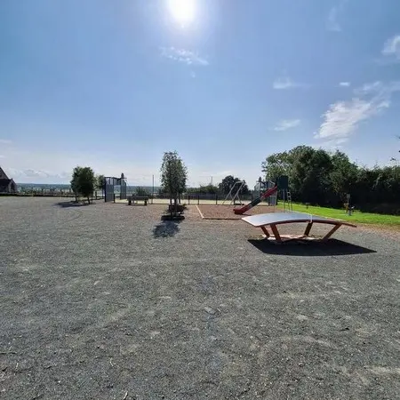Loisirs aire de jeux tourville sur sienne place de leglise (1)