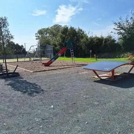 Loisirs aire de jeux tourville sur sienne place de leglise (3)