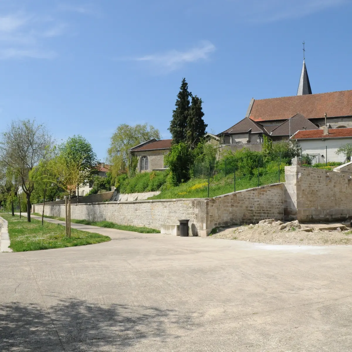 Rives de la Marne et église Saint-Martin