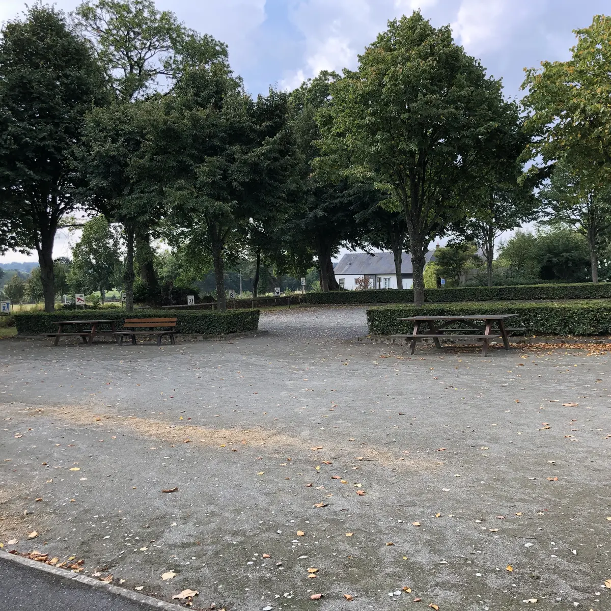 Aire de pique nique - Carelles - rue de la croix 53 - © Bocage Mayennais - 2