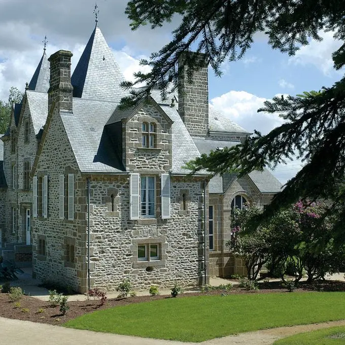 chateau-du-bourg-st-denis-gastines-53-1