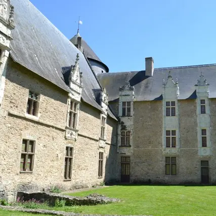 iti-chateaux-laval-contale1