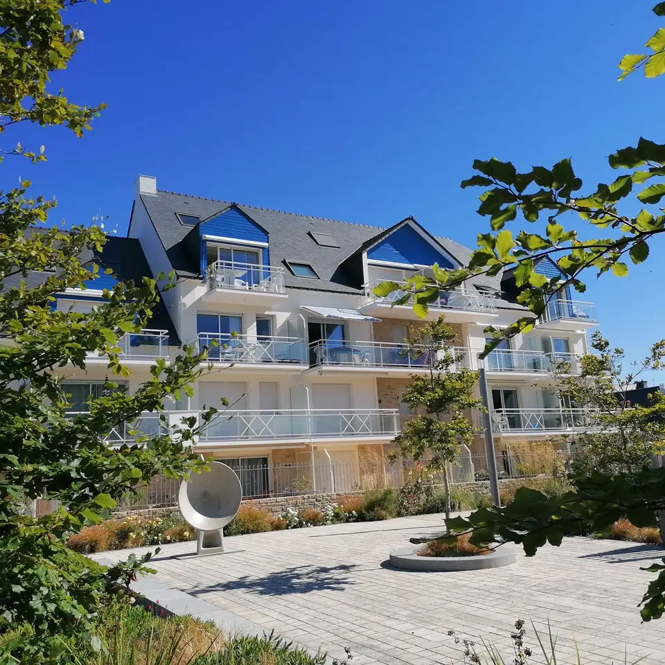 56MS0693_Cloerec-Varin_ext