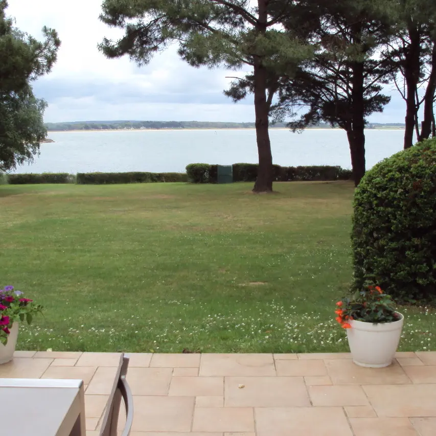 056MS000126_Sigoignet_vue terrasse pénestin CV