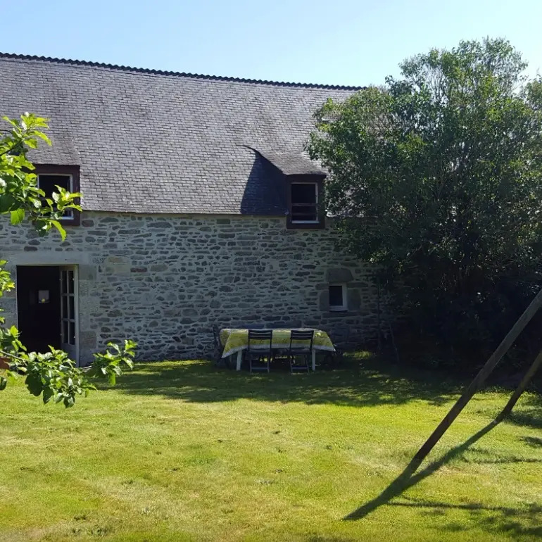 056MS000288_Dano_Gîte de Deil jardin