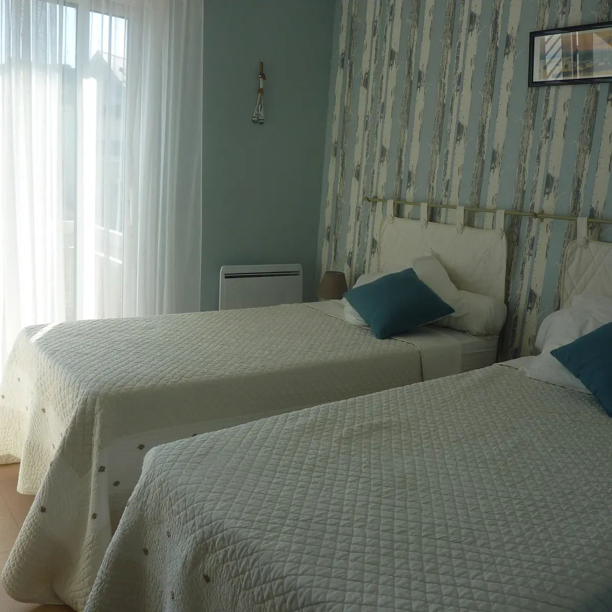 056MS000342_LeHenanff_Chambre