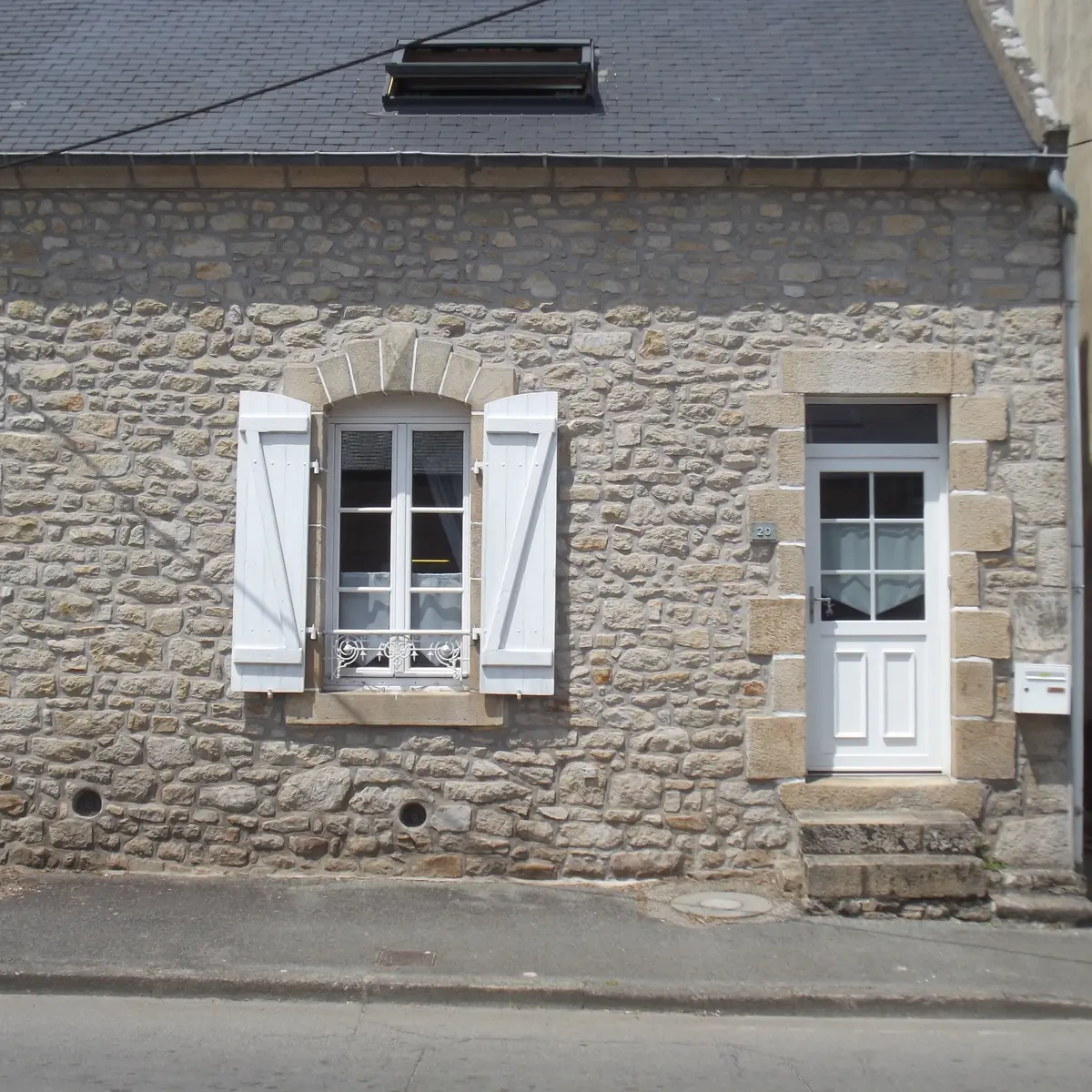 056MS000335-MorbihanConciergerie_facade