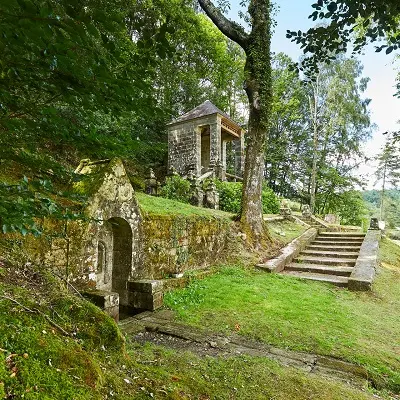 Fontaine et scala_Notre-Dame du Guelhouit