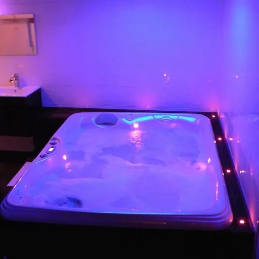 Le Cocon Enchanteur_jacuzzi_Plélan le Grand