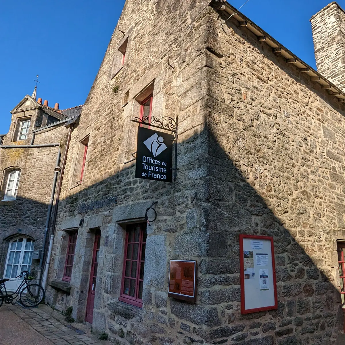 Office de Tourisme Questembert ©Rochefort-en-Terre Tourisme (web)