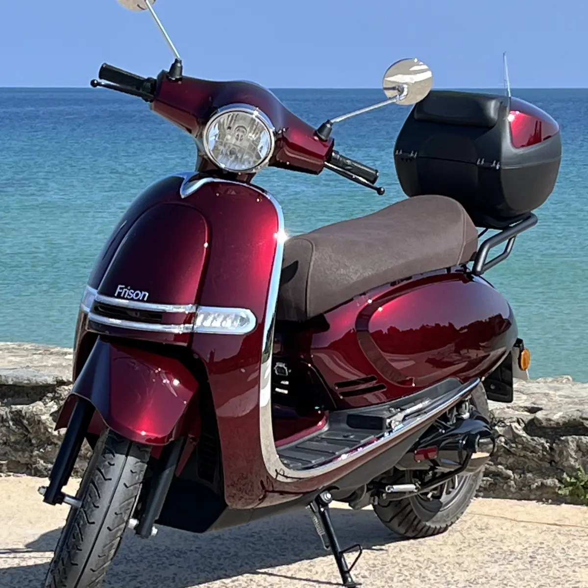 Sauzon_Scoot Toujours_Port Andro