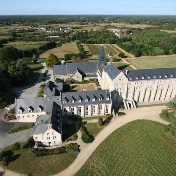 Abbaye Ste Anne-Kergonan-vue aérienne-plouharnel-morbihan-bretagne-sud