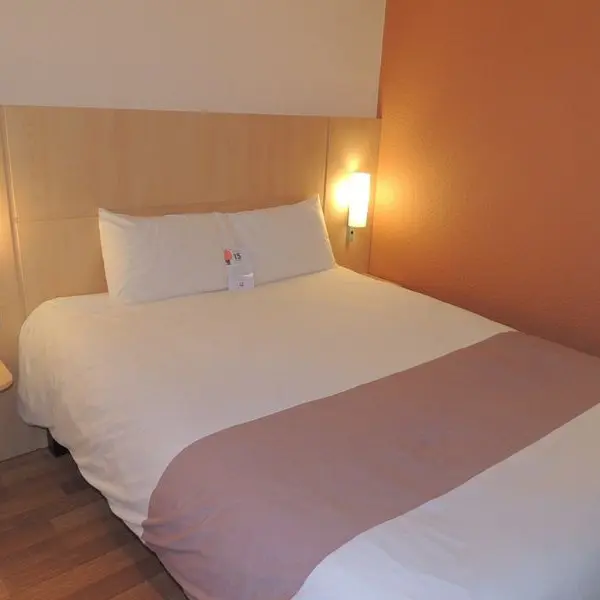 hotel-ibis-alencon-chambre