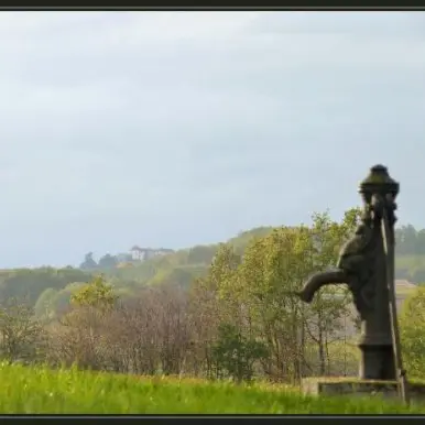 vue sur le chateau de Théobon