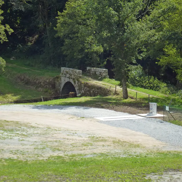 Aire d'accueil de camping-cars de Pérols sur Vézère_2