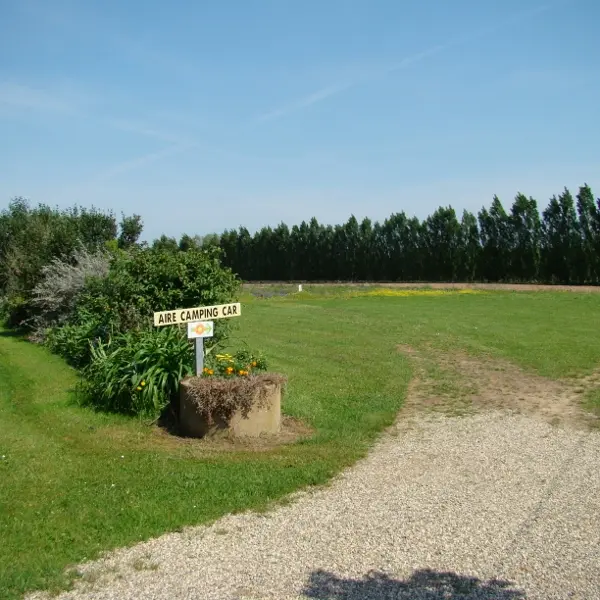 AIRE CAMPING CAR FERME TUILERIES 2