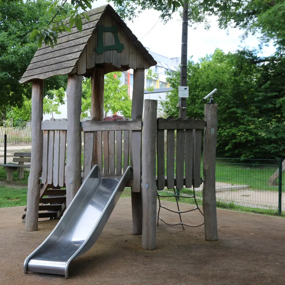 Aire de jeux Lacaou Billère 01 - Pau Pyrénées Tourisme - CM