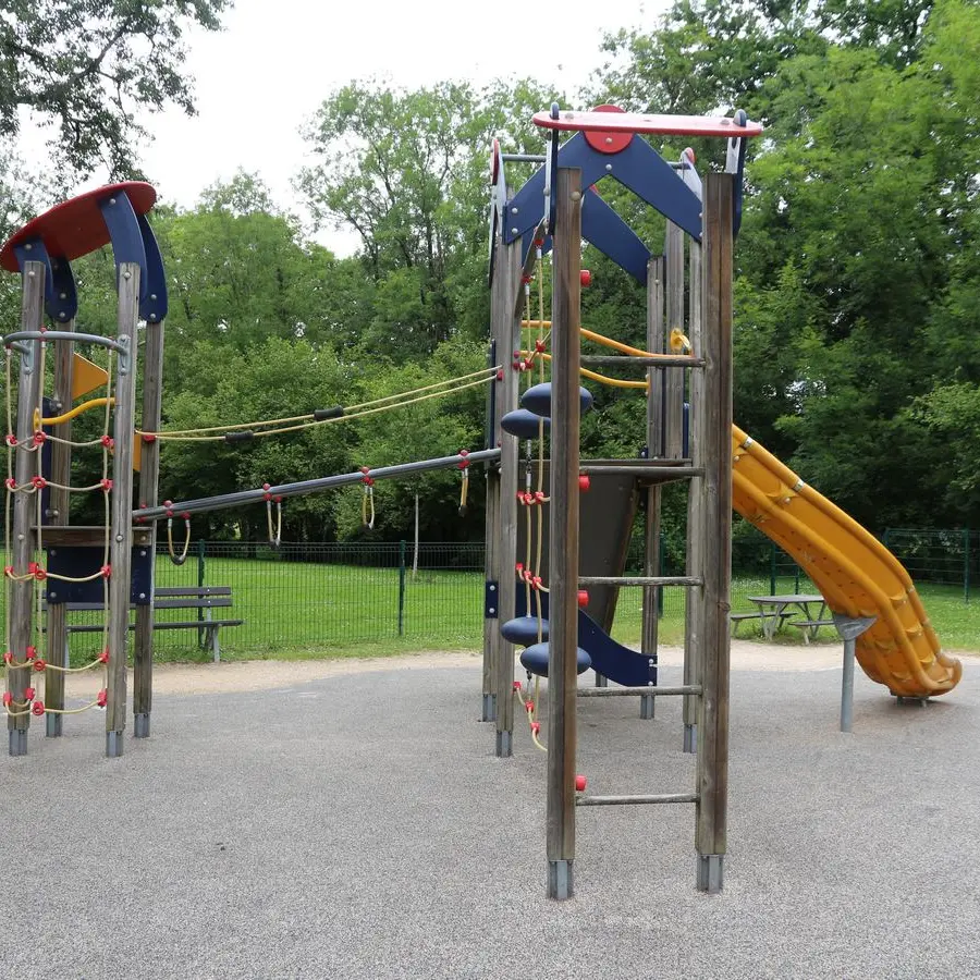 Aire de jeux stade Philippon 01