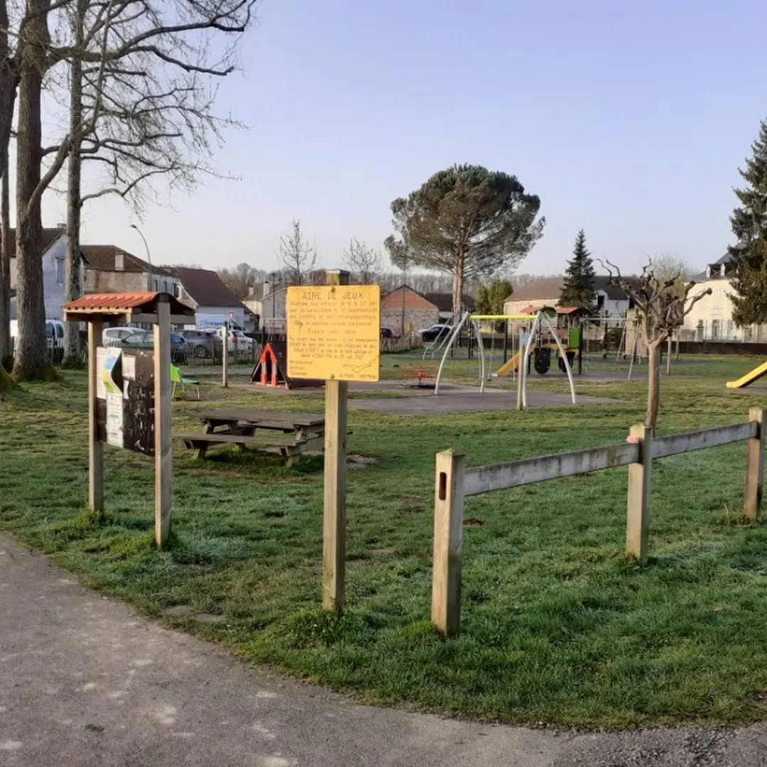 Aire de pique nique - Idron - tables 2