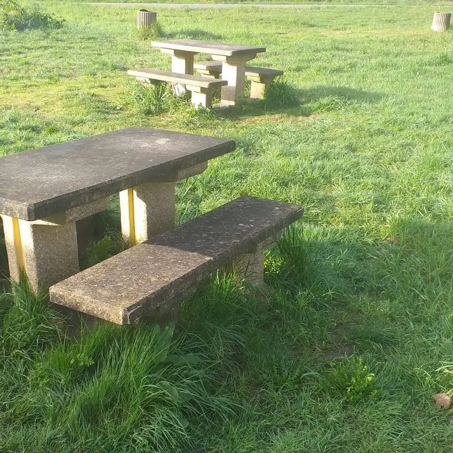Aire de pique-nique - Jurançon - tables 4