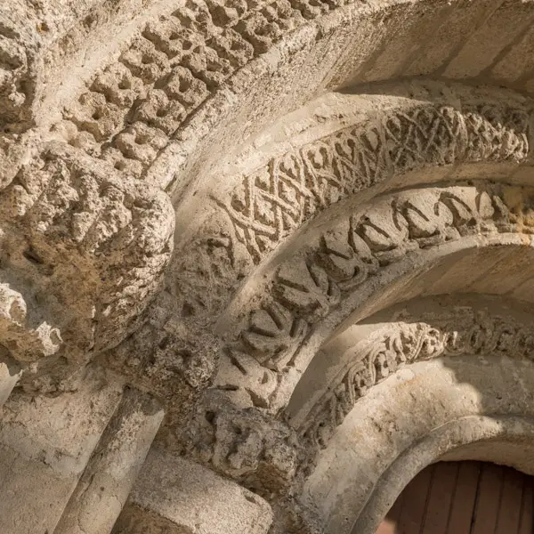 Eglise-de-St-Germain-d-Arsac-et-son-porche3