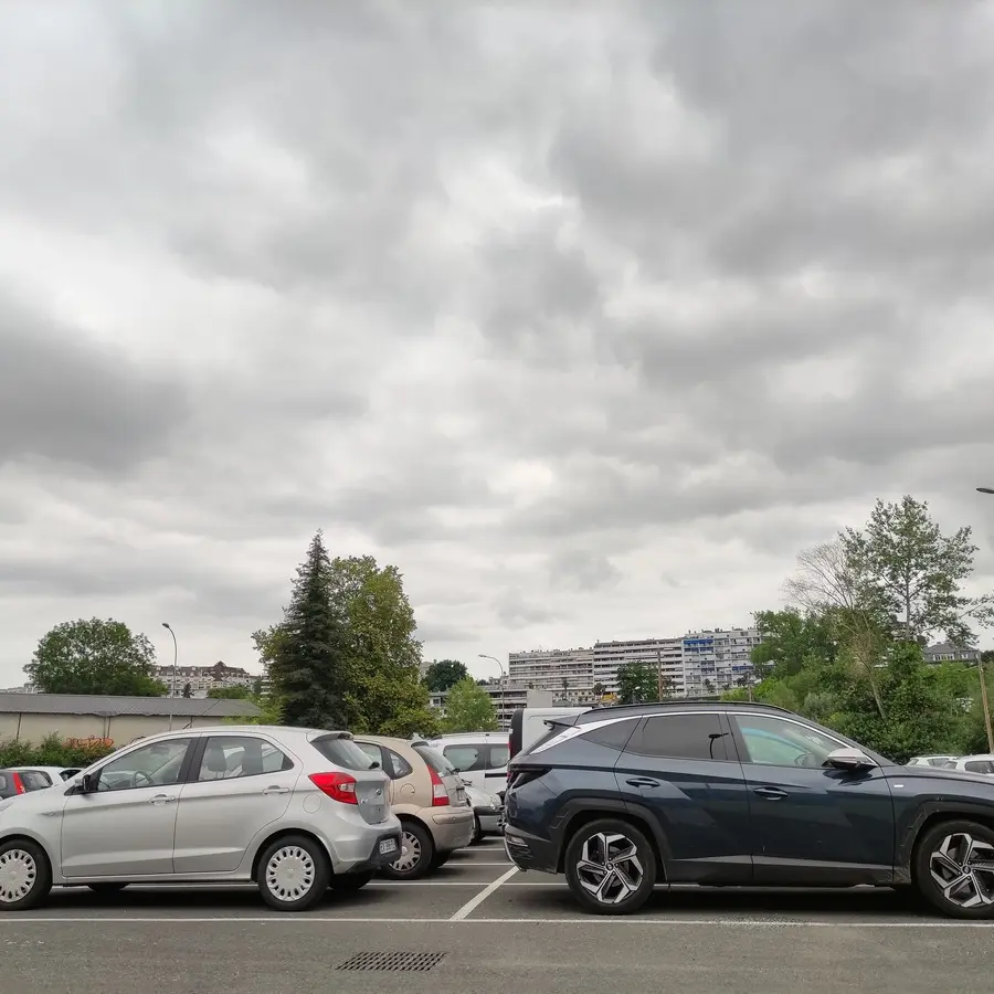 Parking Rives du Gave 01 - Pau Pyrénées Tourisme