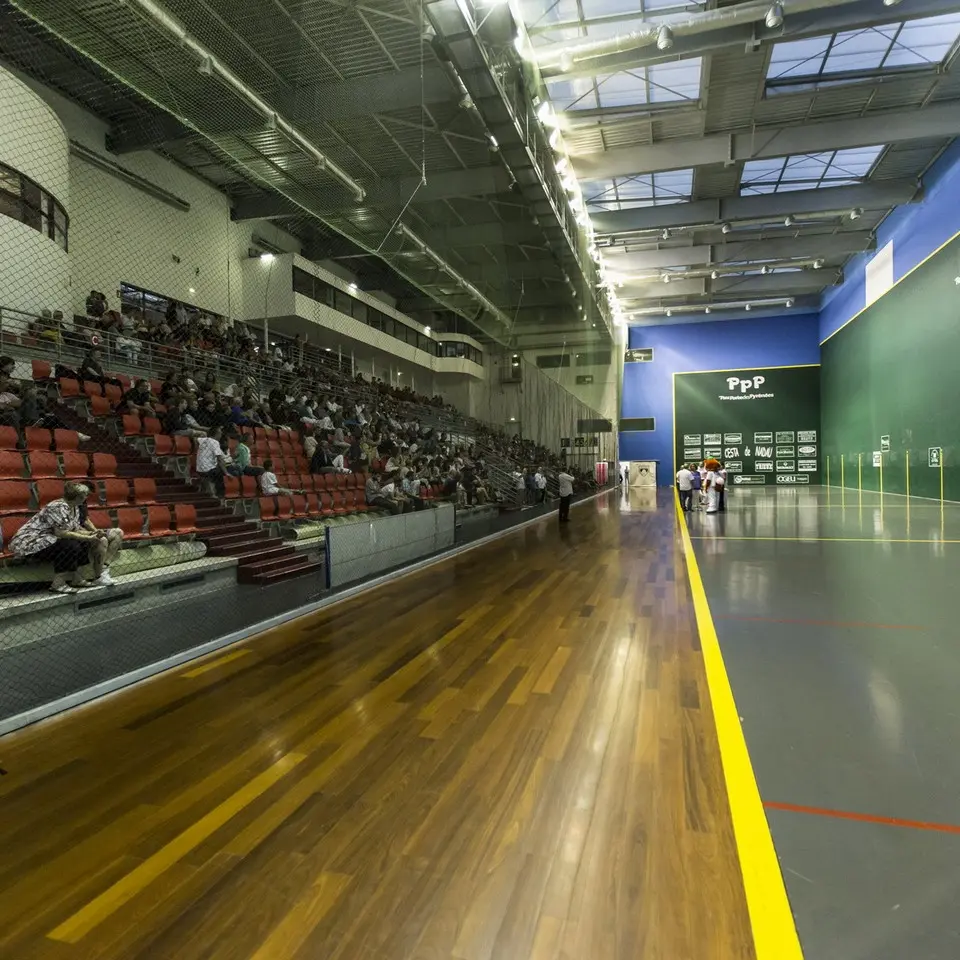 Complexe de pelote - Pau - Salle et gradin