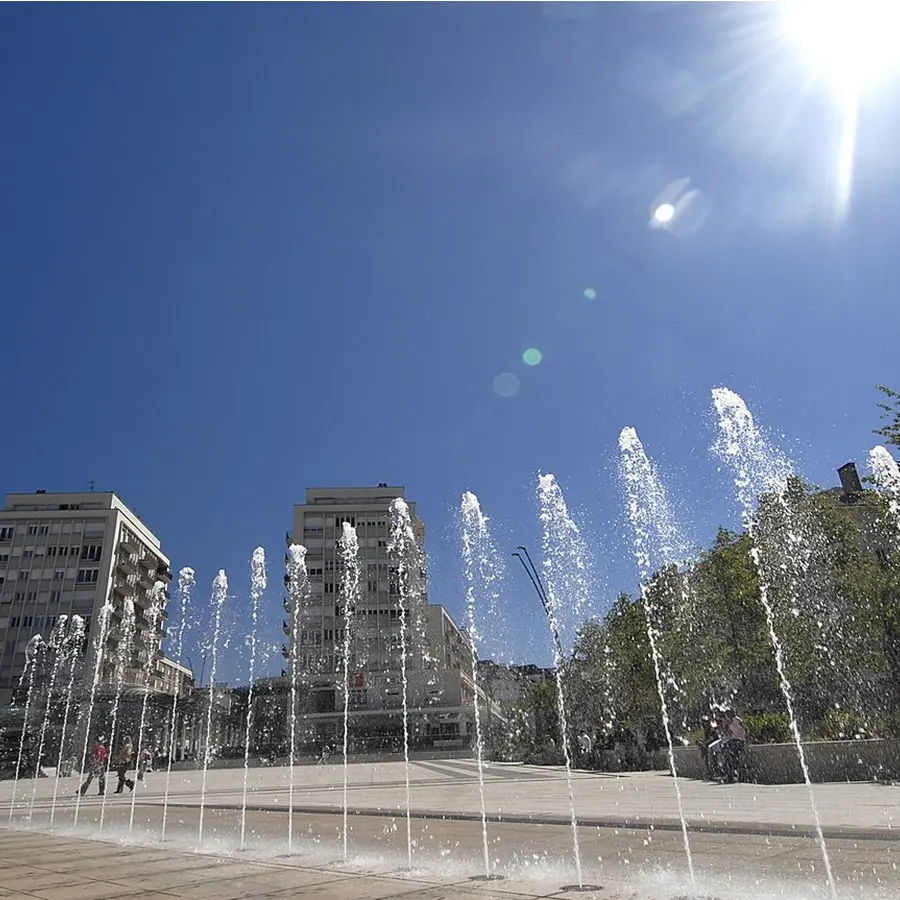 Place Clemenceau - Pau - jets d'eau