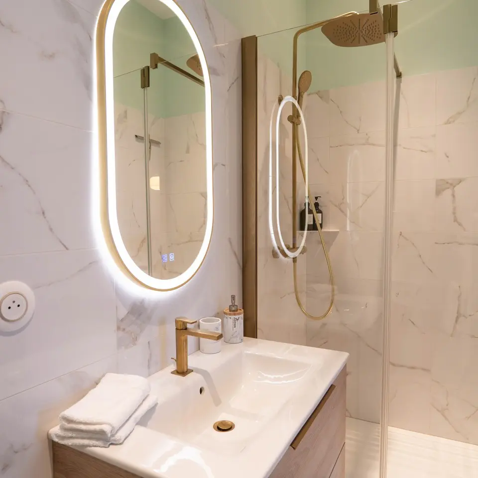 Meublé dinner room - Pau -  bain