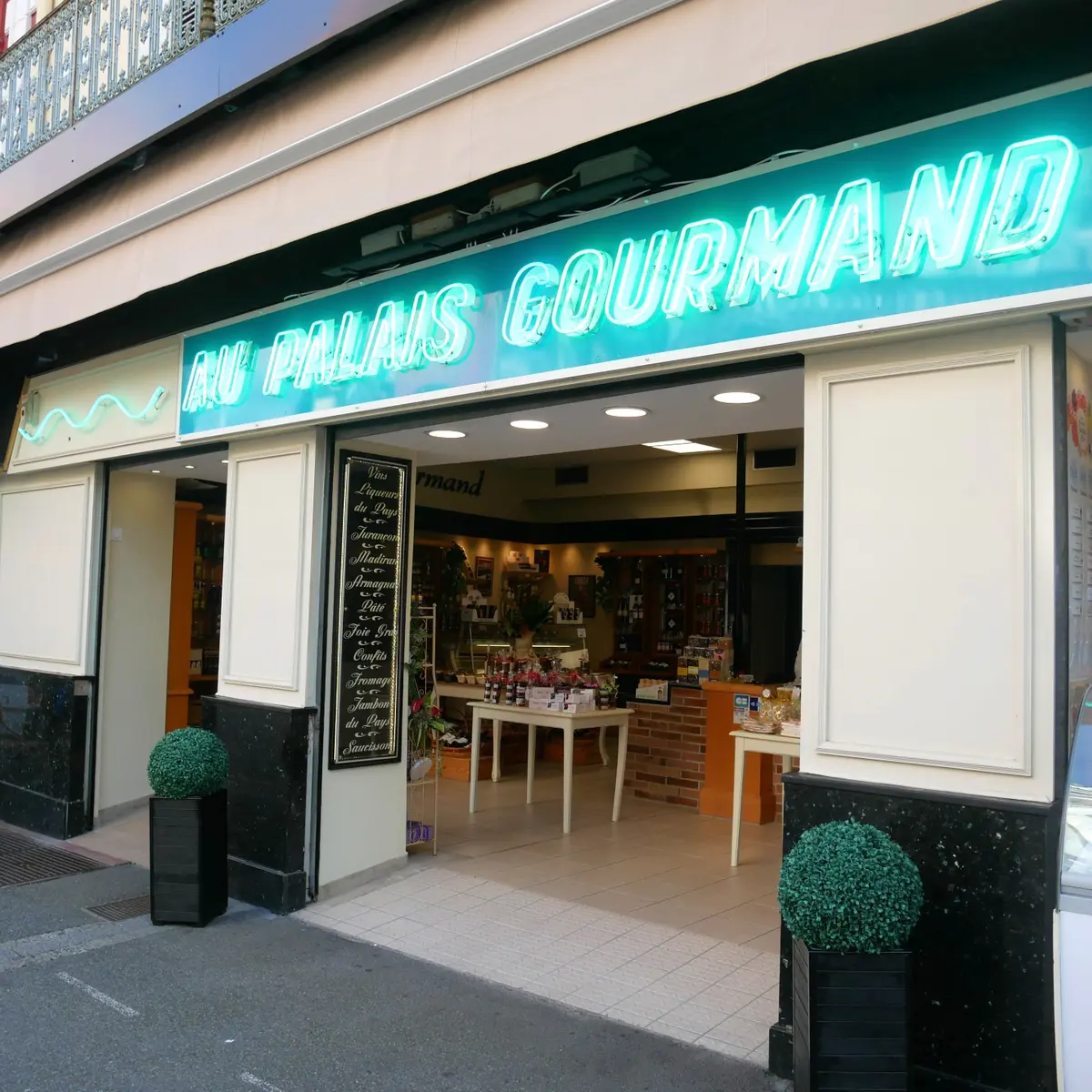 Au Palais Gourmand devanture ©OTLourdes_2023