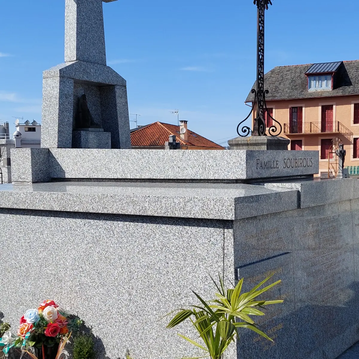 Lourdes cimetière de l'Egalité Sépulture famille Soubirous