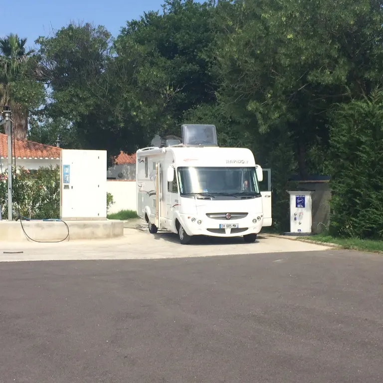 66-argeles-sur-mer-aire-etape-camping-car-park-camping-car