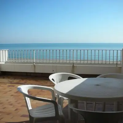 8-ar550-023-loggia